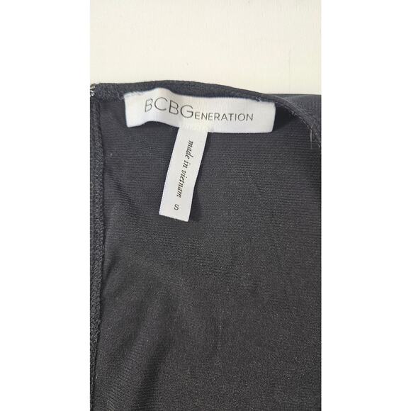 BCBGeneration Women's Slit Back Shorts Romper sz S black classy chic summer - Picture 6 of 11